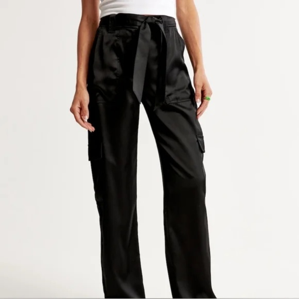 Abercrombie & Fitch Black Belted Baggy Satin Cargo size 34/ 18 regular